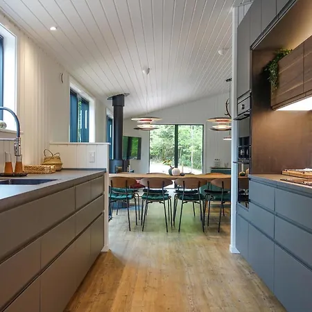 Lovely In With Kitchen Semesterbostad