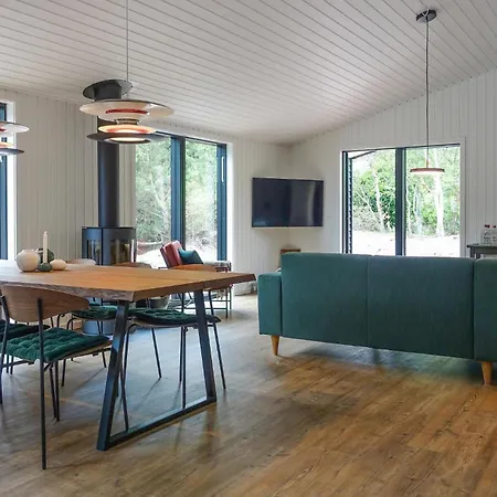 Casa de Férias Lovely In With Kitchen Neksø